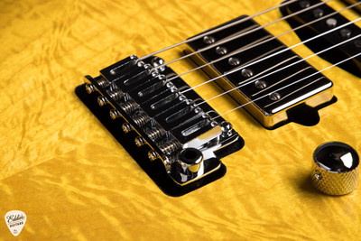 Suhr Modern Roasted Transparent Lemon Yellow electric guitar