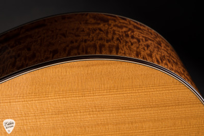 Bourgeois The Champ D – Aged Tone Adirondack Spruce & Beeswing Mahogany Acoustic Guitar