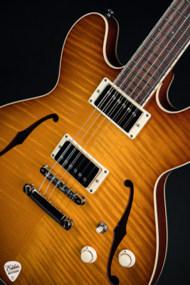 Collings I-35 Deluxe/Throbaks Iced Tea Sunburst electric guitar