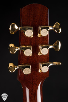 Santa Cruz Fingerstyle – Western Red Cedar & Indian Rosewood Acoustic Guitar