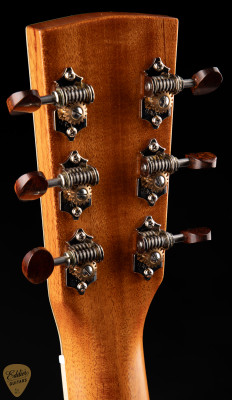 Goodall Traditional 000 - Italian Spruce & Fiddleback Mahogany Acoustic Guitar