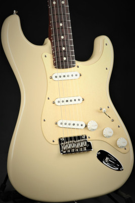 Fender 2019 Limited Edition American Professional Stratocaster, Solid Rosewood Neck - Desert Sand #US200225