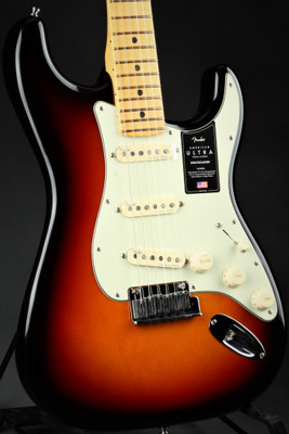 Fender American Ultra Stratocaster - Ultra Burst/B Stock #US19083110
