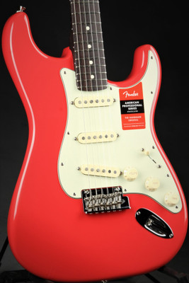 Fender 2019 Limited Edition American Professional Stratocaster, Solid Rosewood Neck - Fiesta Red #US201069