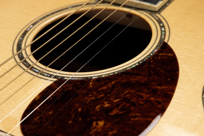 Used – Bourgeois OM Style 42 Italian Spruce & Brazilian Rosewood (2017) Acoustic Guitar