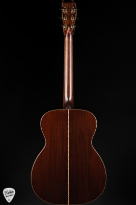 Bourgeois OM Signature Touchstone – Torrefied Sitka Spruce & Madagascar Rosewood Acoustic Guitar