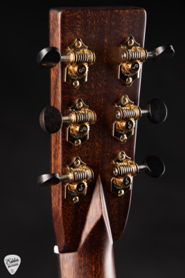 Bourgeois OM Signature Touchstone – Torrefied Sitka Spruce & Madagascar Rosewood Acoustic Guitar