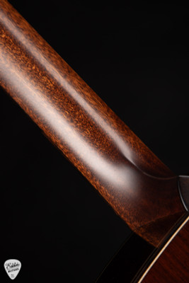 Bourgeois OM Signature Touchstone – Torrefied Sitka Spruce & Madagascar Rosewood Acoustic Guitar