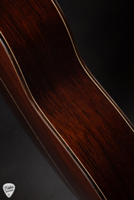 Bourgeois OM Signature Touchstone – Torrefied Sitka Spruce & Madagascar Rosewood Acoustic Guitar