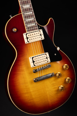 Gibson Custom Shop Limited Edition Jeff Beck “YardBurst” 1959 Les Paul Standard Dark Cherry Sunburst electric guitar