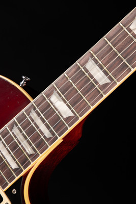 Gibson Custom Shop Limited Edition Jeff Beck “YardBurst” 1959 Les Paul Standard Dark Cherry Sunburst electric guitar