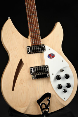 Rickenbacker 330 - Maple Glo #2113742