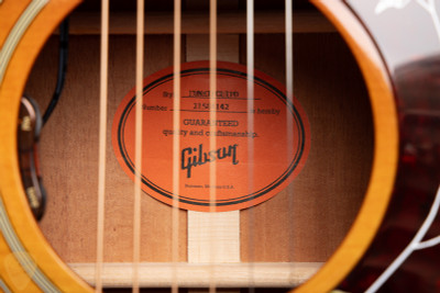 Gibson Hummingbird Original Heritage Cherry Sunburst acoustic guitars