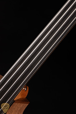 Furch Bc 62-SW 4 FR Sitka Spruce & Walnut Fretless Acoustic Bass