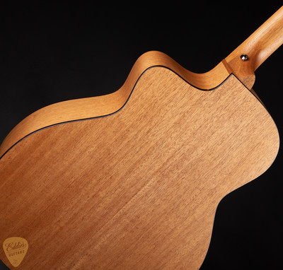 Furch Bc 61-CM 4 FR Cedar & Mahogany Fretless Acoustic Bass