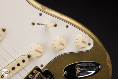 2024 – Fender Custom Shop LTD Fat 1964 Stratocaster Relic Electric Guitar in Aztec Gold Over Gold Sparkle