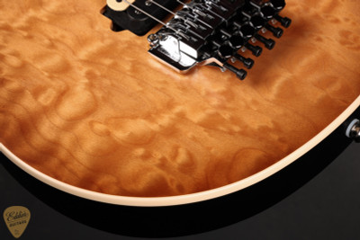 Ernie Ball Music Man Axis - Honey Pot Quilt