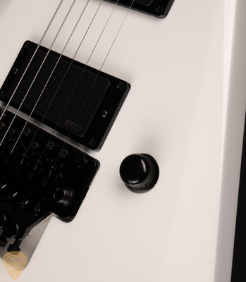 ESP E-II Arrow - Snow White/B Stock