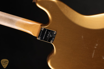 2024 - Fender Custom Shop Journeyman Relic Bass VI - Aged Aztec Gold