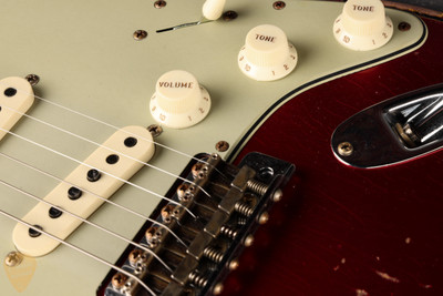 2024 - Fender Custom Shop Limited Edition 62 Stratocaster Heavy Relic - Aged Candy Apple Red over 3-Color Sunburst