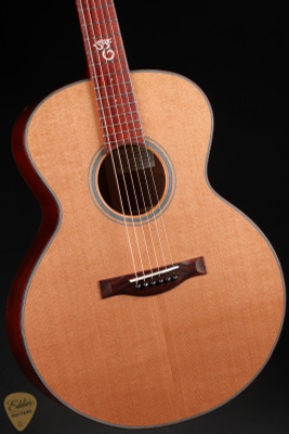 HOLD - Santa Cruz Fingerstyle Custom - Western Red Cedar & Ancient Kauri