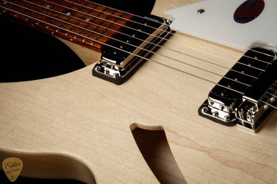 Rickenbacker 330 - Maple Glo #2406728 - Eddie's Guitars