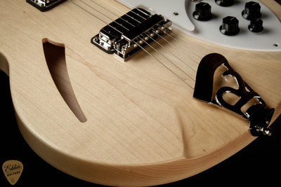 Rickenbacker 330 - Maple Glo #2406728 - Eddie's Guitars