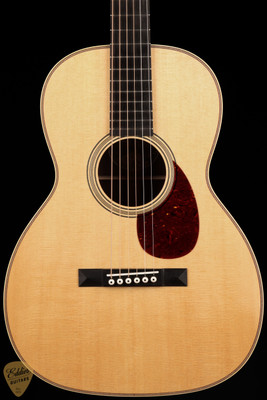 Collings 002H-T Sitka Spruce & Indian Rosewood Acoustic Guitar