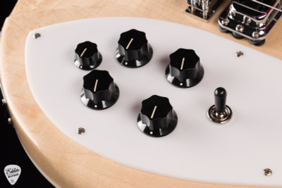 Rickenbacker 4005V Maple Glo bass guitar