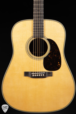 Martin HD-28 – Spruce & Rosewood Acoustic Guitar