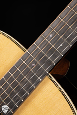 Martin HD-28 – Spruce & Rosewood Acoustic Guitar