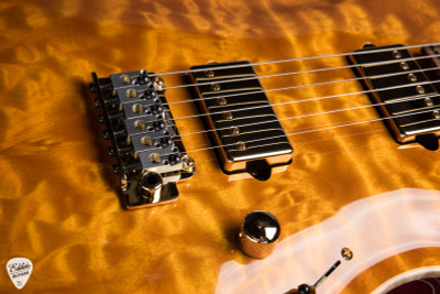 Suhr Standard Carve Top Pau Ferro Neck – Trans Amber Electric Guitar