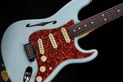 Fender Limited Edition American Professional II Stratocaster Thinline - Transparent Daphne Blue