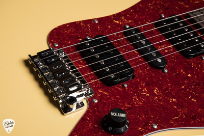 Suhr Ian Thornley Signature Classic JM Electric Guitar in Vintage Yellow