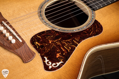 Taylor Gold Label 814e Sunburst – Torrefied Spruce & Honduran Rosewood Acoustic Guitar
