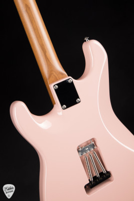Suhr Classic S Antique Roasted Electric Guitar in Shell Pink