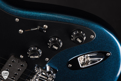 Tom Anderson Icon Classic Electric Guitar in Metallic Galaxy Blue