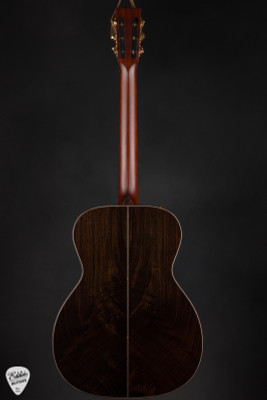 Santa Cruz OM Custom – Bearclaw Swiss Moon Spruce & African Blackwood Acoustic Guitar