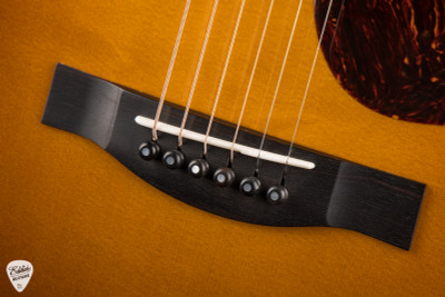 Santa Cruz OM Custom – Bearclaw Swiss Moon Spruce & African Blackwood Acoustic Guitar