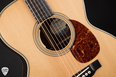 Bourgeois Touchstone Vintage OM – Sitka Spruce & Indian Rosewood – LR Baggs Anthem Acoustic Guitar