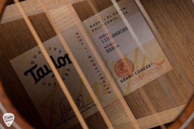 2019 – Taylor 322ce Acoustic Guitar in Shaded Edge Burst