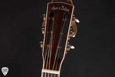 Huss & Dalton 000-SP – Western Red Cedar & Figured Claro Walnut Acoustic Guitar