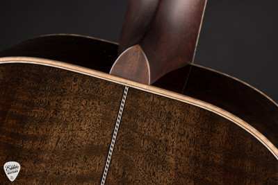 Huss & Dalton 000-SP – Western Red Cedar & Figured Claro Walnut Acoustic Guitar