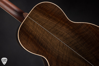 Huss & Dalton 000-SP – Western Red Cedar & Figured Claro Walnut Acoustic Guitar