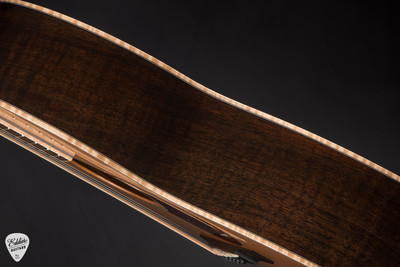 Huss & Dalton 000-SP – Western Red Cedar & Figured Claro Walnut Acoustic Guitar
