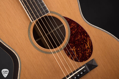 Huss & Dalton 000-SP – Western Red Cedar & Figured Claro Walnut Acoustic Guitar