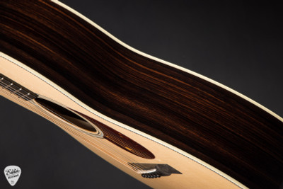 Collings 002H Sitka Spruce & Indian Rosewood Acoustic Guitar