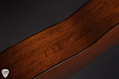 Collings 001-T Sitka Spruce & Honduran Mahogany Acoustic Guitar