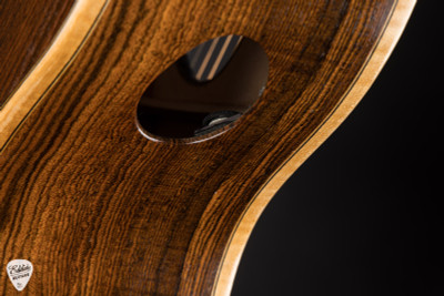 2017 – Irvin Guitars SJ Small Jumbo Black Top – Western Red Cedar & Bocote Acoustic Guitar