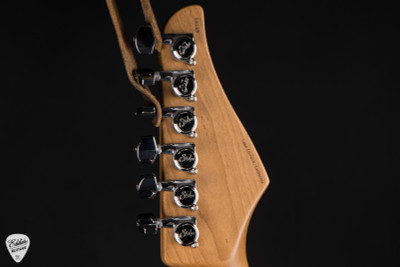 Suhr Standard Roasted Electric Guitar in Shell Pink